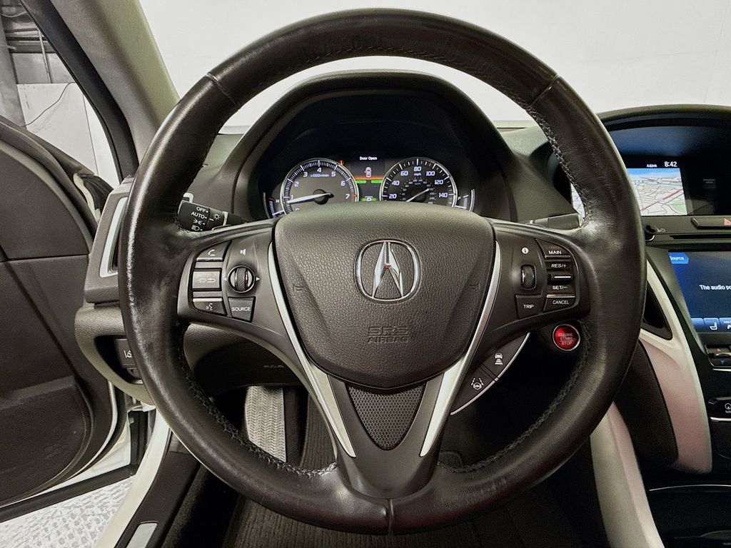 Vehicle image 11 of 31