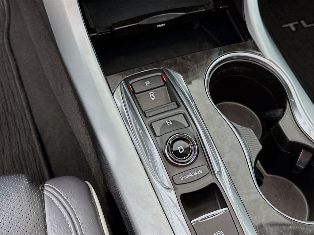 Vehicle image 16 of 31