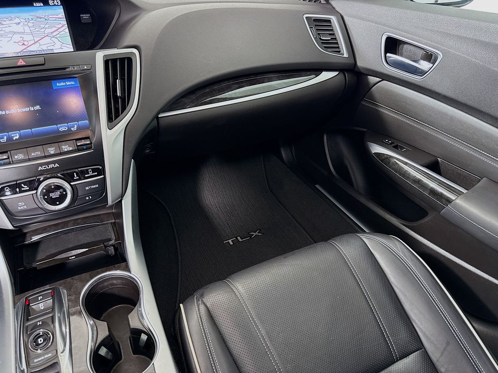 Vehicle image 23 of 31