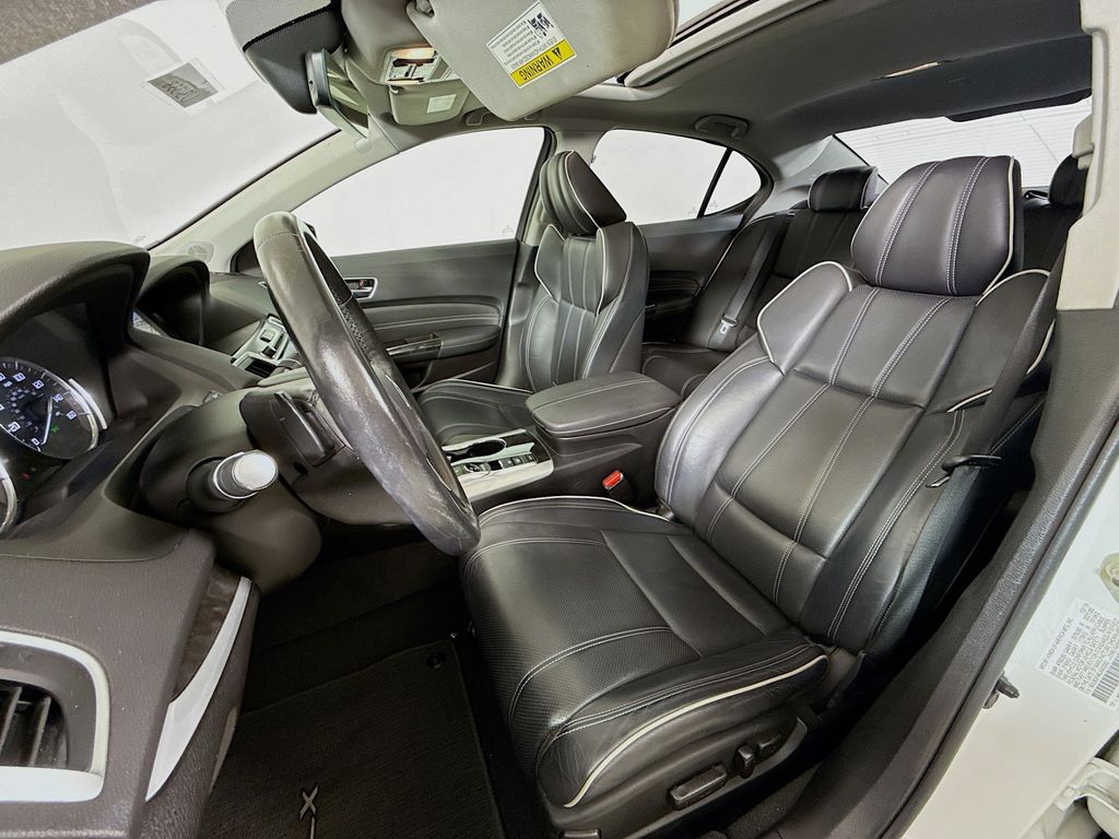 Vehicle image 20 of 31