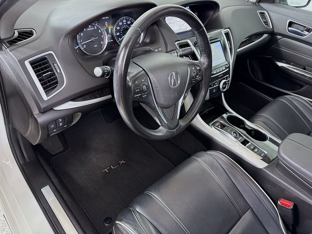 Vehicle image 9 of 31