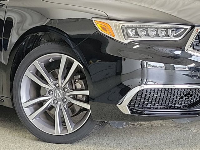 Vehicle image 6 of 24