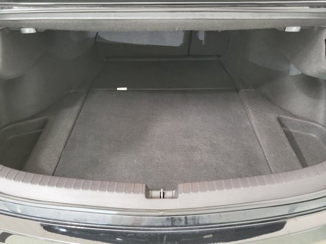 Vehicle image 7 of 24