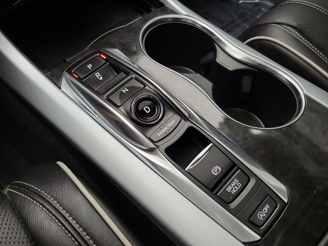 Vehicle image 17 of 24