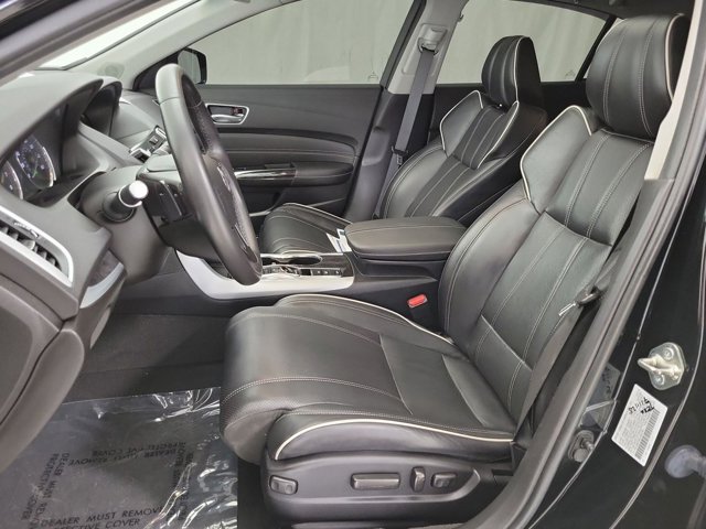 Vehicle image 10 of 24