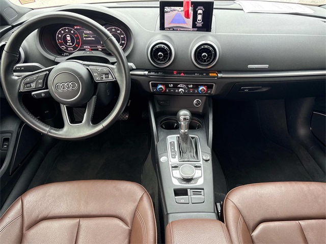 Vehicle image 14 of 31