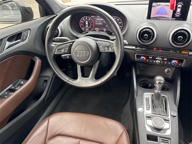 Vehicle image 12 of 31