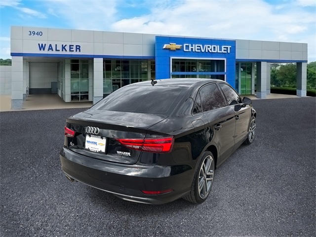Vehicle image 4 of 31