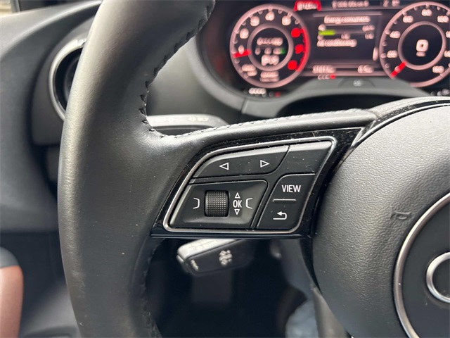 Vehicle image 26 of 31