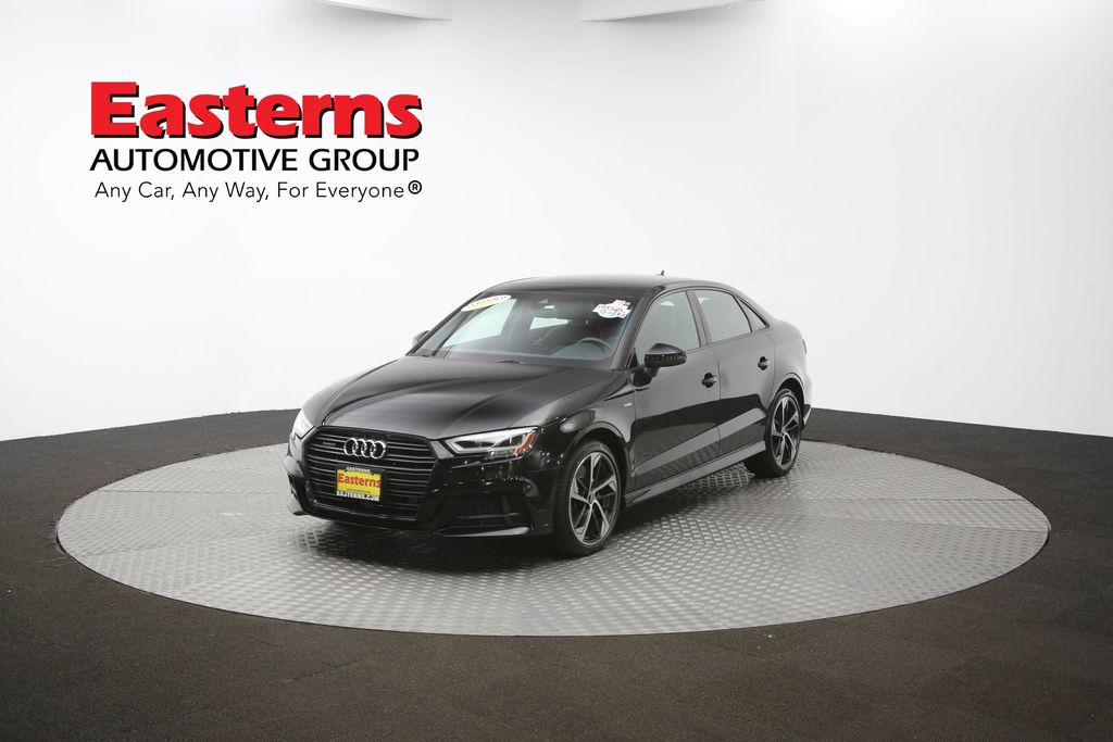 Vehicle image 4 of 62