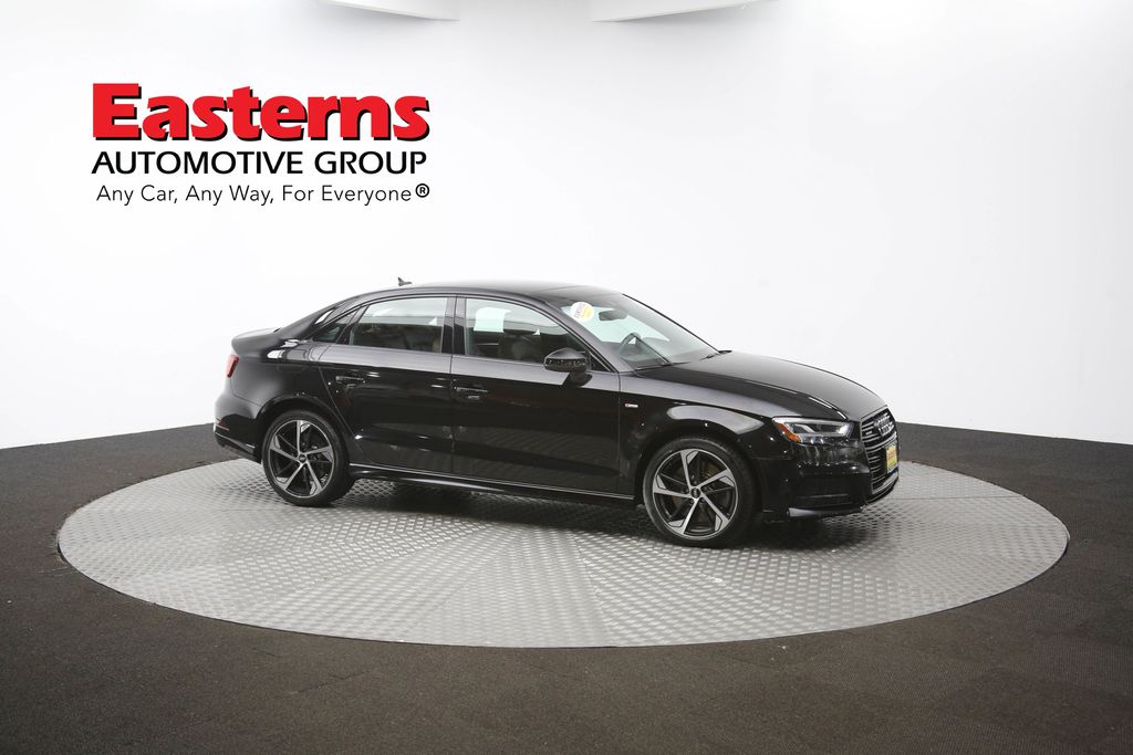 Vehicle image 10 of 62
