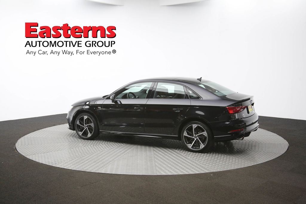 Vehicle image 30 of 62