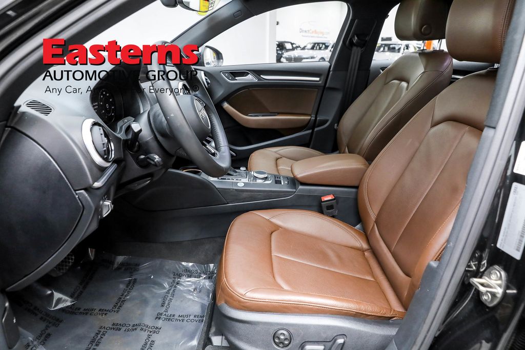 Vehicle image 44 of 62