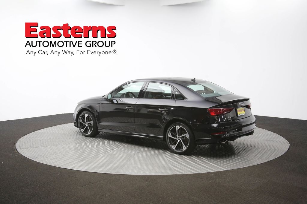 Vehicle image 33 of 62