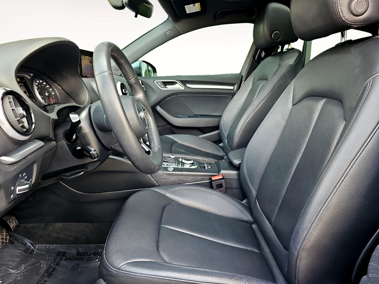 Vehicle image 19 of 23