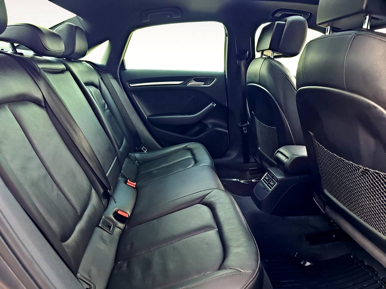 Vehicle image 22 of 23