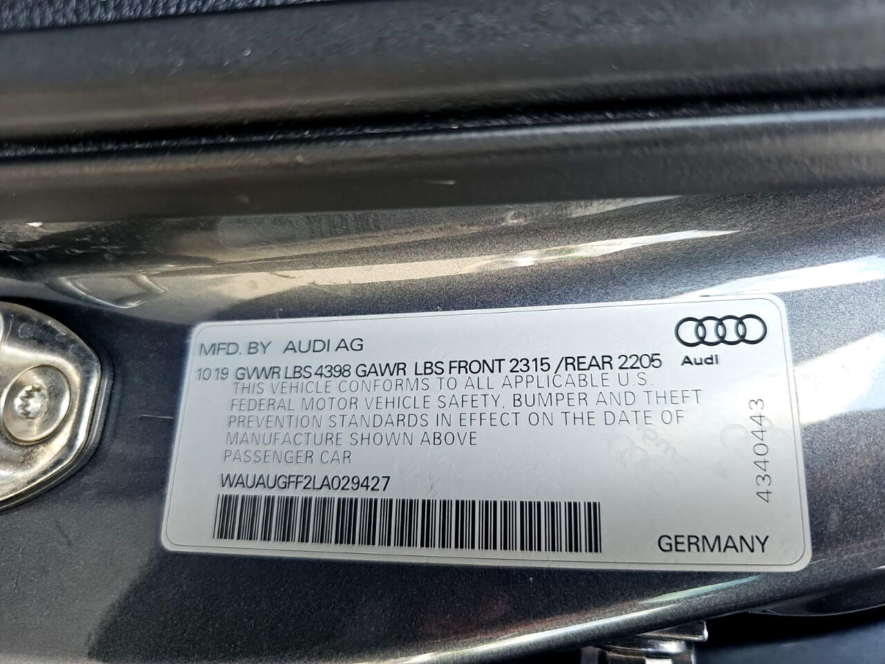 Vehicle image 17 of 23