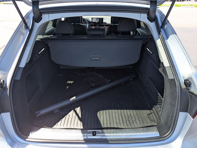 Vehicle image 22 of 28