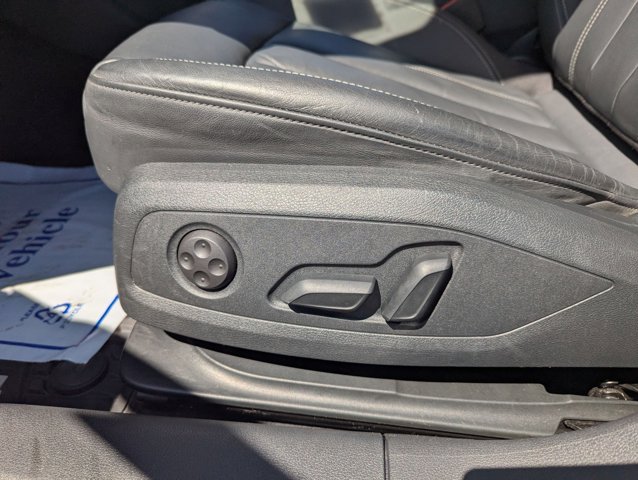 Vehicle image 9 of 28