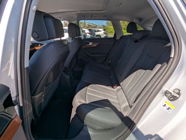 Vehicle image 21 of 28