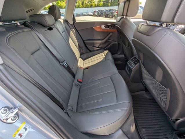 Vehicle image 23 of 28