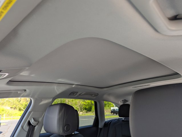 Vehicle image 19 of 28