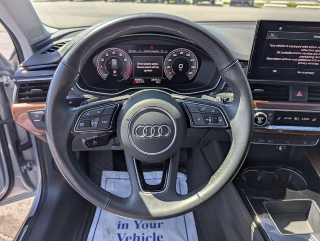 Vehicle image 10 of 28
