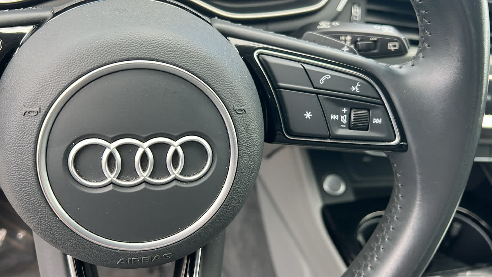 Vehicle image 20 of 31