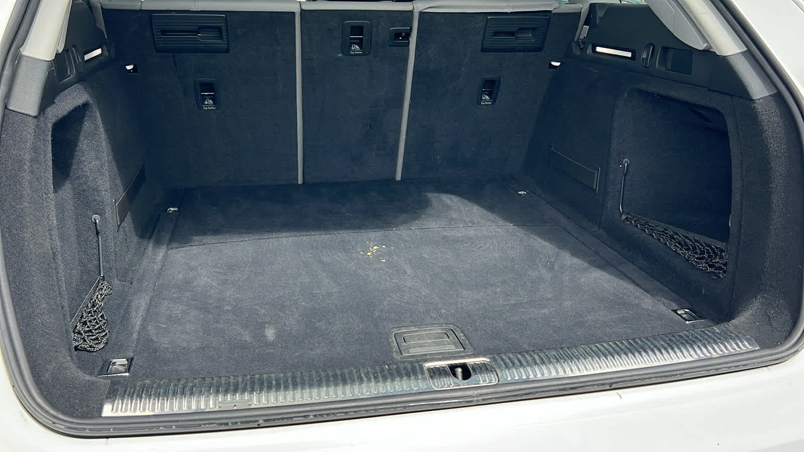 Vehicle image 27 of 31