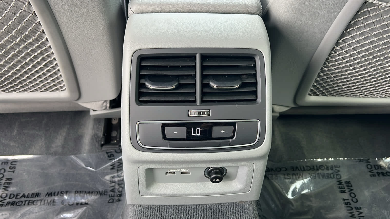 Vehicle image 25 of 31