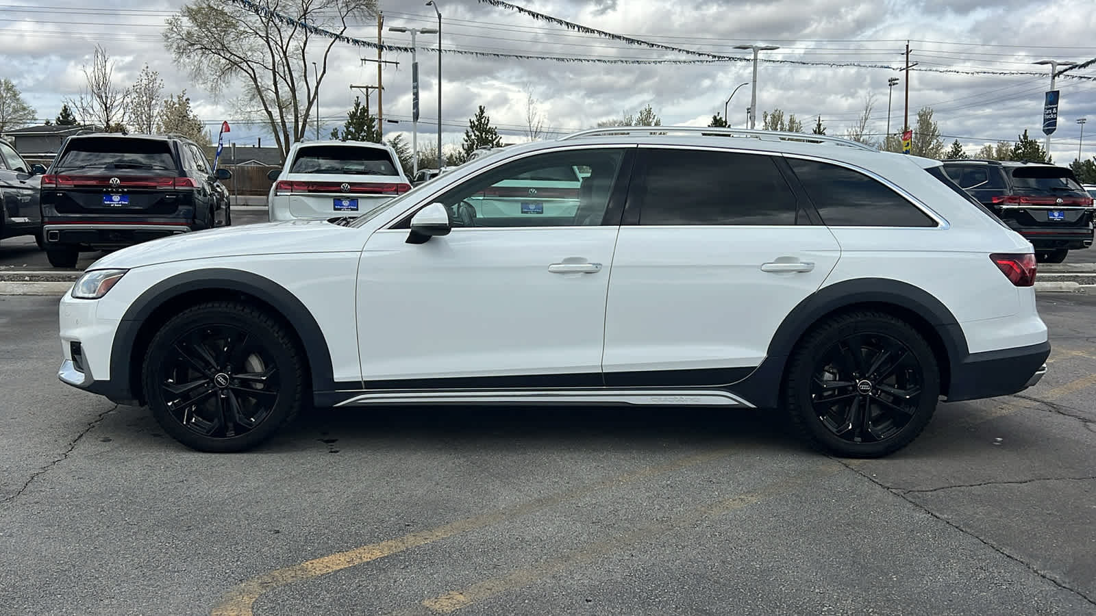 Vehicle image 8 of 31