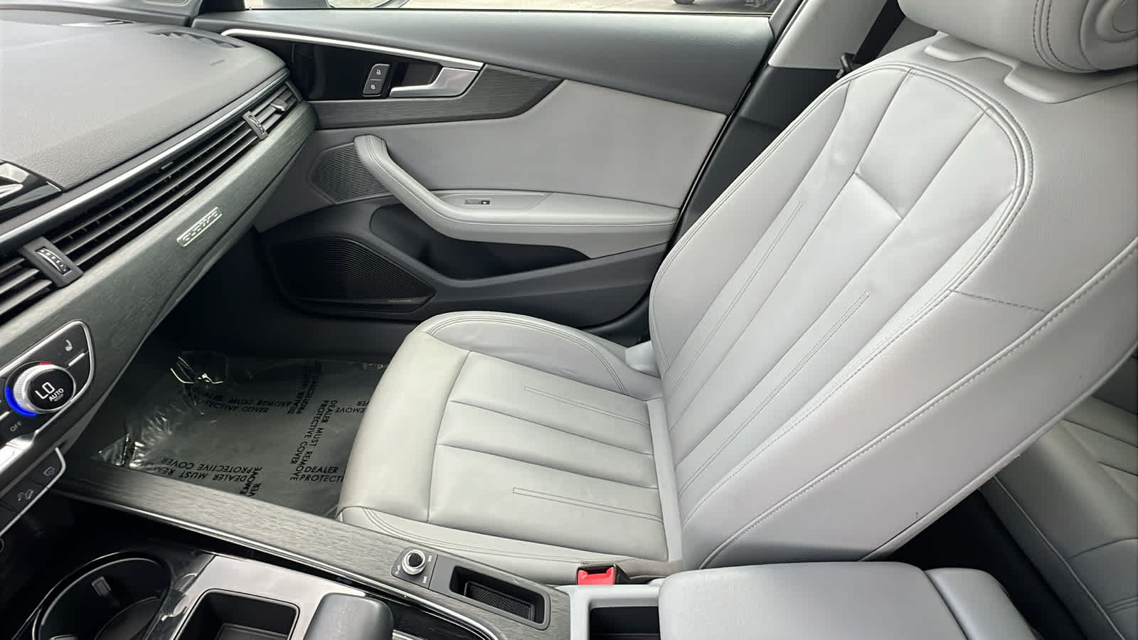 Vehicle image 12 of 31