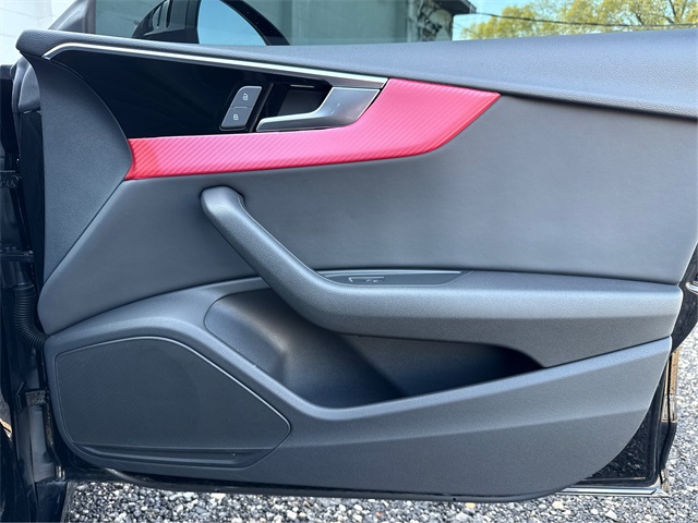 Vehicle image 28 of 37