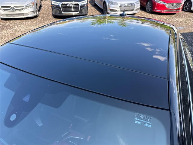 Vehicle image 35 of 37