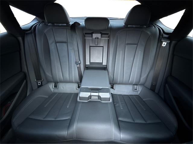 Vehicle image 17 of 37