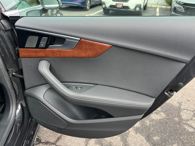 Vehicle image 17 of 38