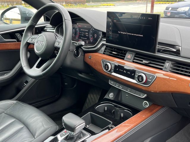 Vehicle image 21 of 38