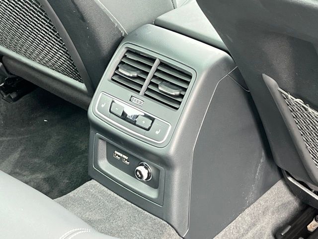 Vehicle image 20 of 38