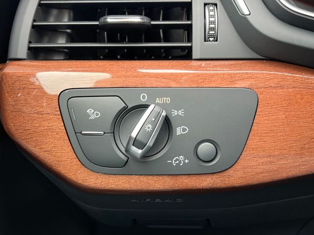 Vehicle image 25 of 38