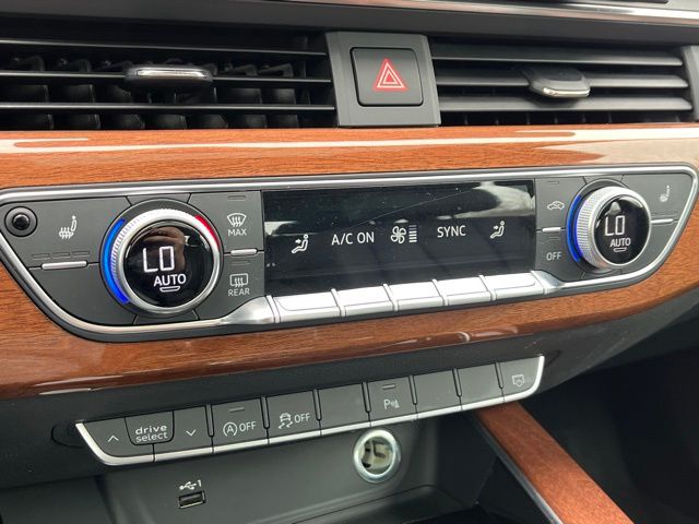 Vehicle image 28 of 38