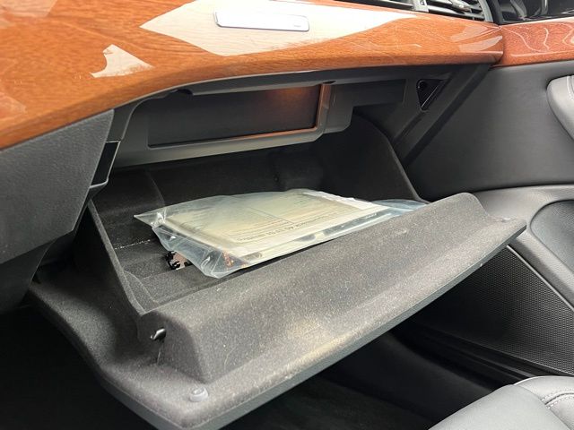 Vehicle image 34 of 38
