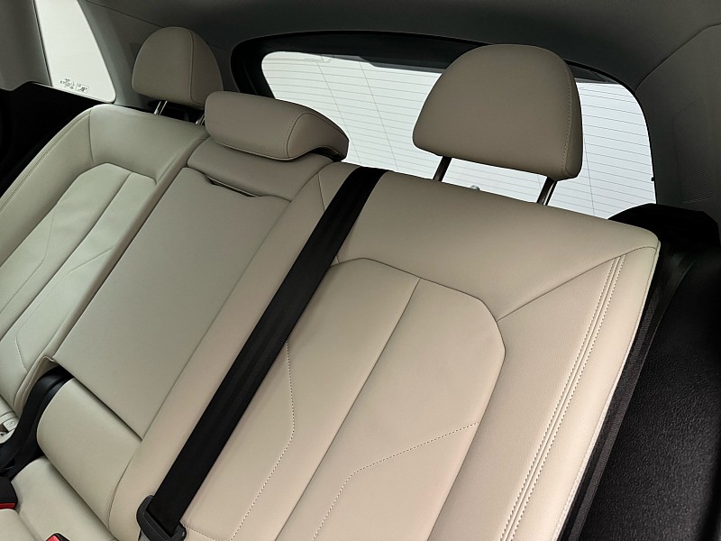 Vehicle image 16 of 43