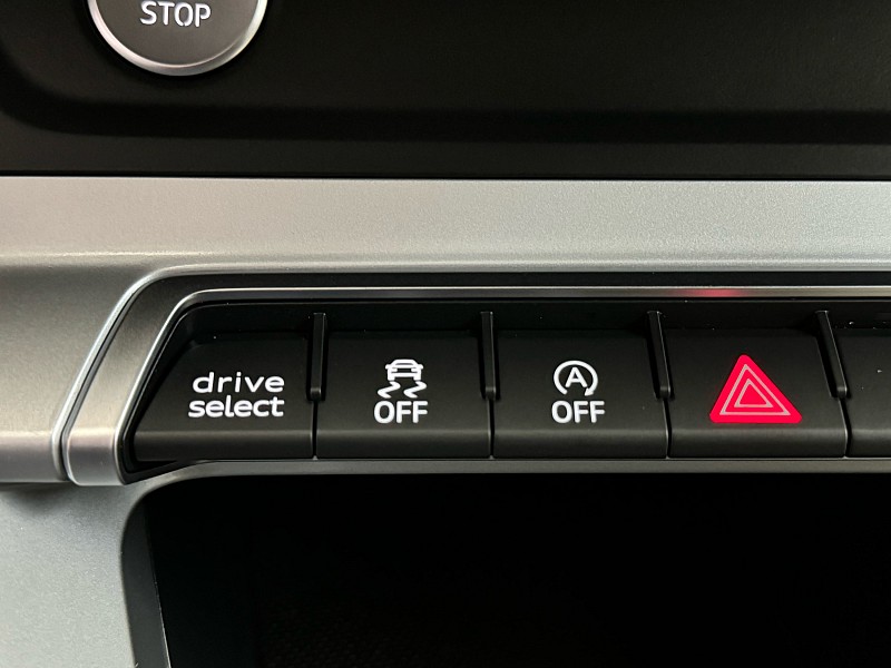 Vehicle image 33 of 43
