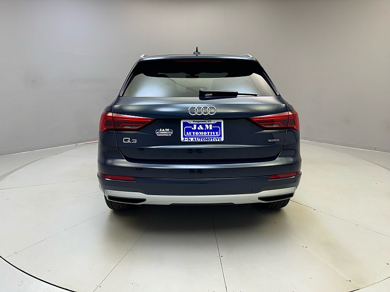 Vehicle image 7 of 43