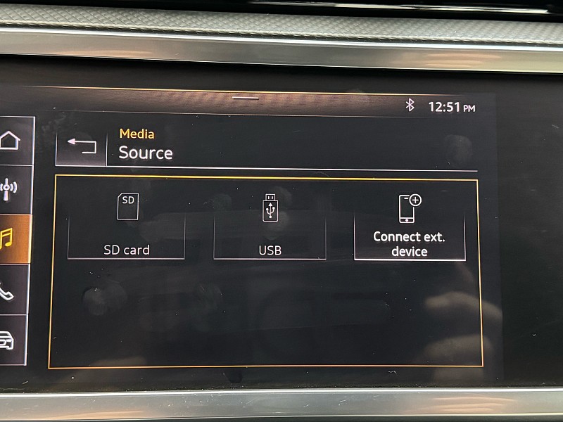 Vehicle image 27 of 43