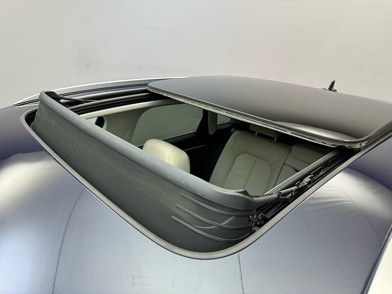 Vehicle image 11 of 43