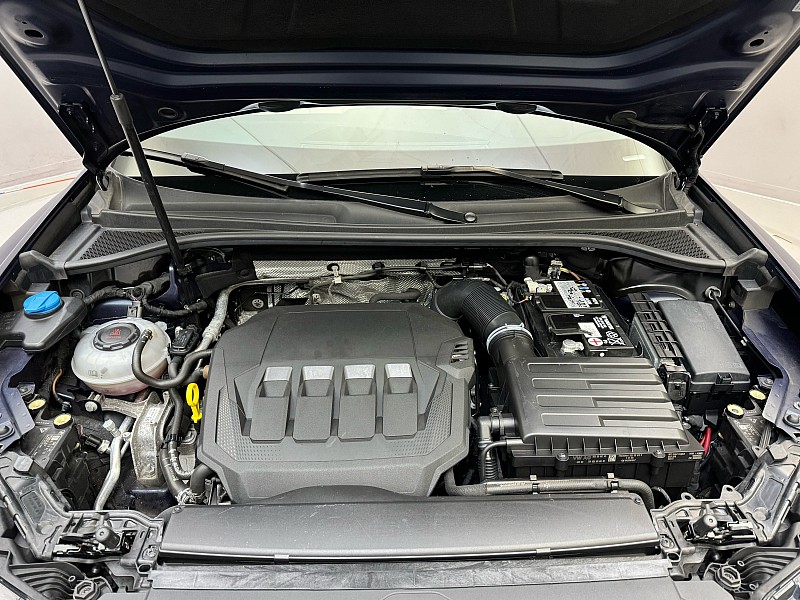 Vehicle image 10 of 43