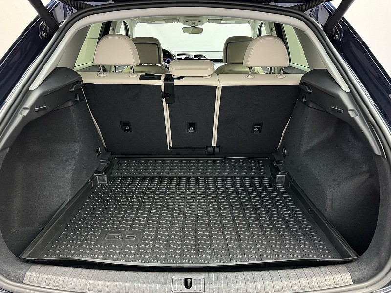 Vehicle image 17 of 43