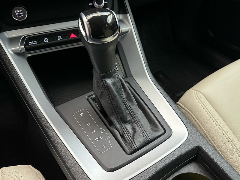 Vehicle image 32 of 43