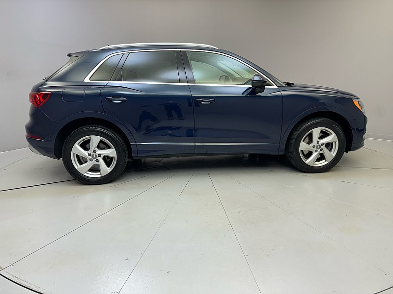 Vehicle image 5 of 43